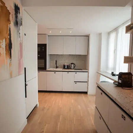 Marble Heights - Luxury 1br With Parking & Balcony *