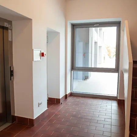 Lejlighed Marble Heights - Luxury 1br With Parking & Balcony *